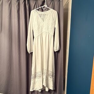 Elegant White Lace Maxi Dress